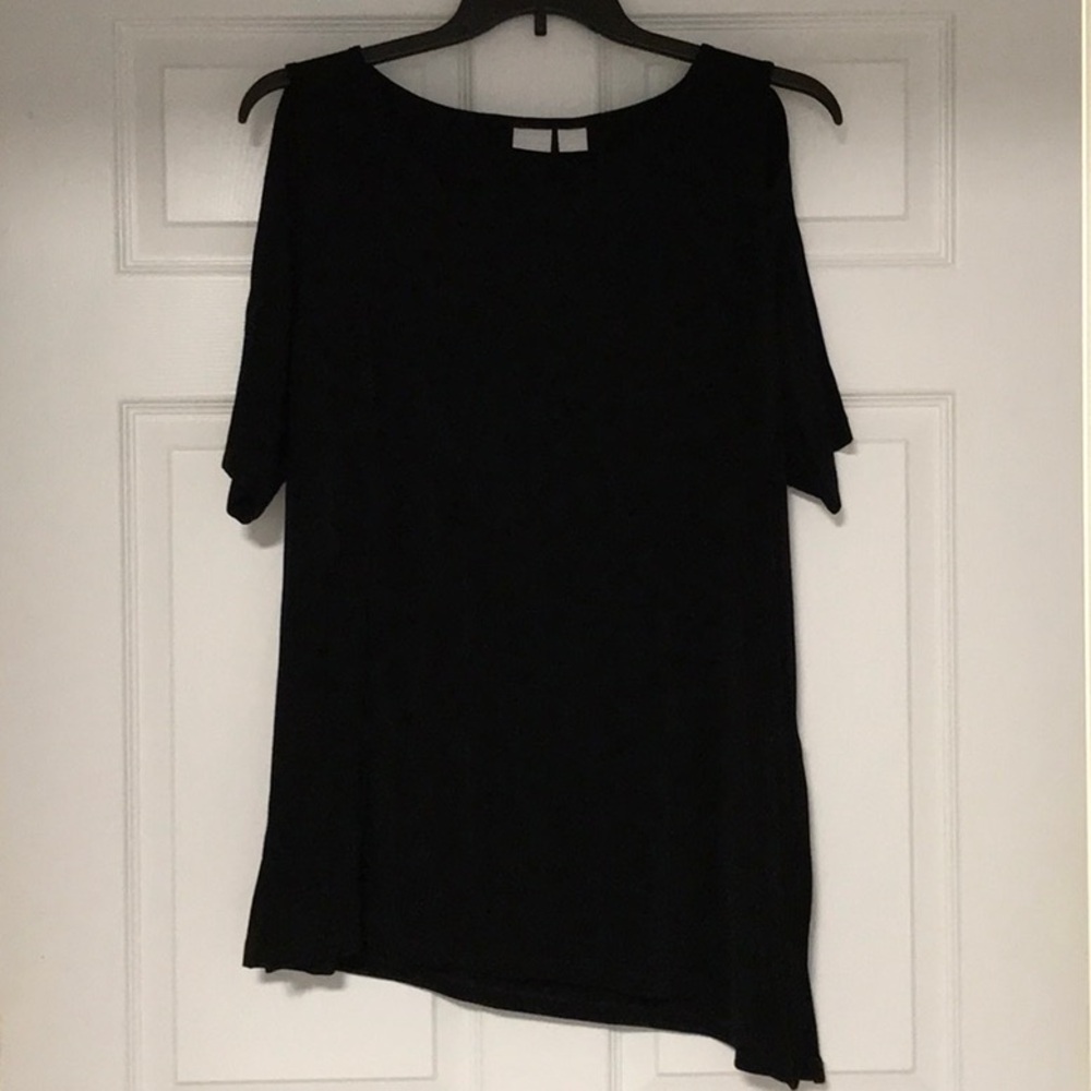 CHICOS Asymmetrical Black Top Cold Shoulder short sleeve 28-30 inches long